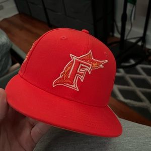 Florida Marlins Orange Fitted 7 1/8 LIKE BRAND NEW (will ship immediately)